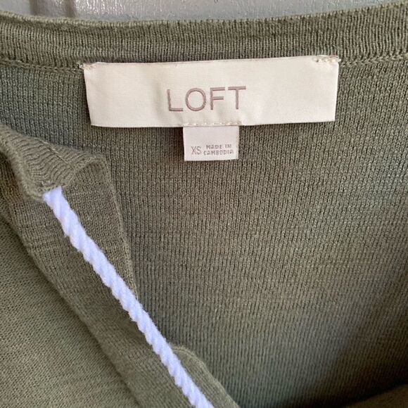 LOFT Olive Green Tie Front Top size XS - Picture 5 of 6